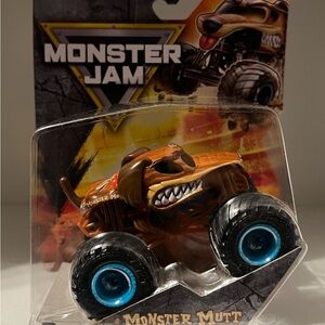 Monster Jam - Monster Mutt 2025 Series 42 / 1:64 Scale